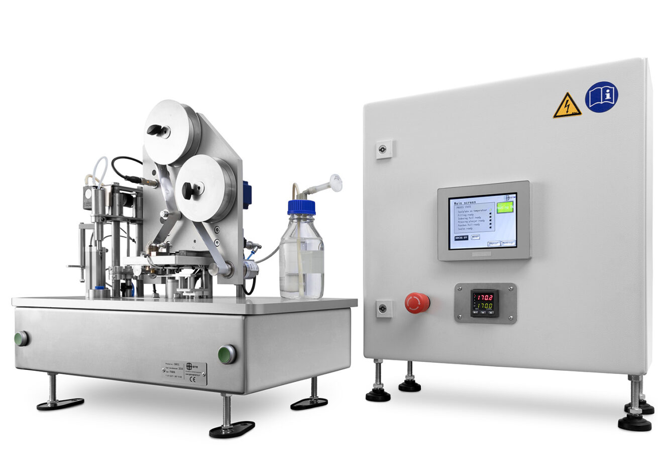 Liquid filling machine for filling microdoses of liquid